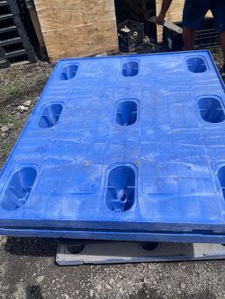 Very Strong Plastic pallets