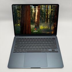 2025 Apple MacBook Air 13.6" M4 8C GPU 4.5GHz 16GB RAM 256GB SSD A3240