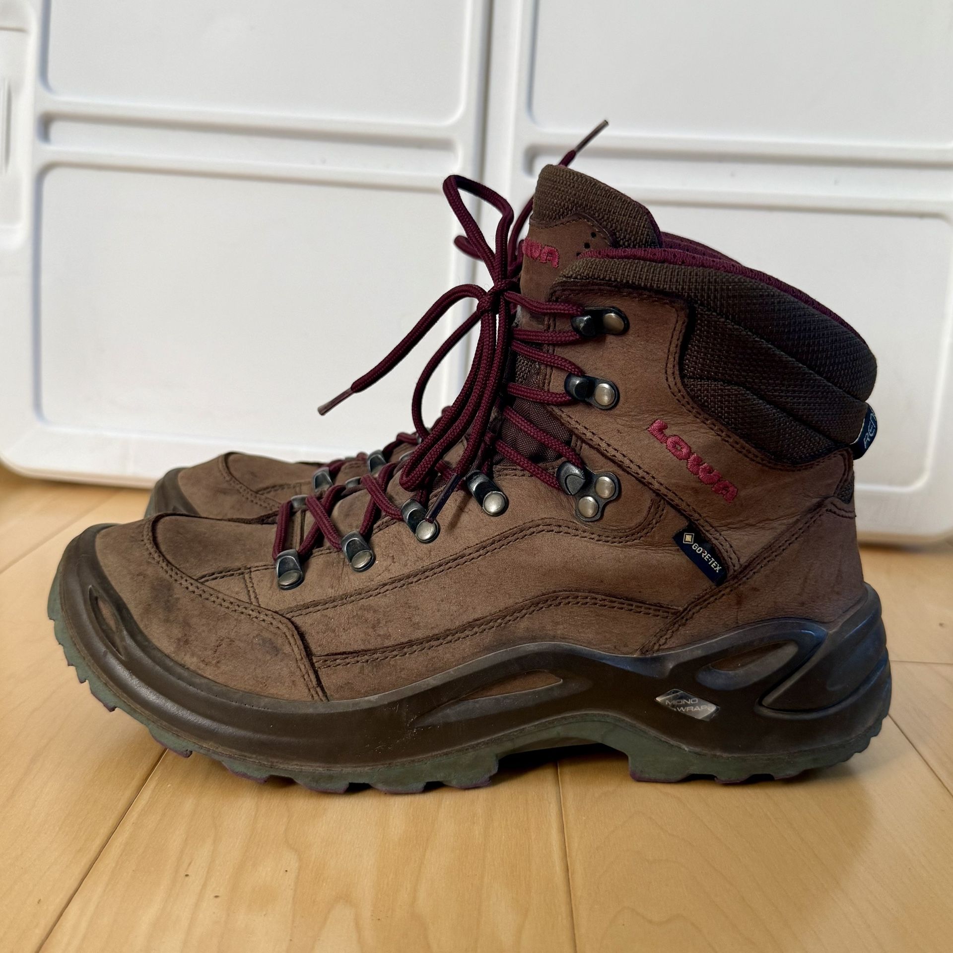 Lowa Renegade Women’s Hiking boots