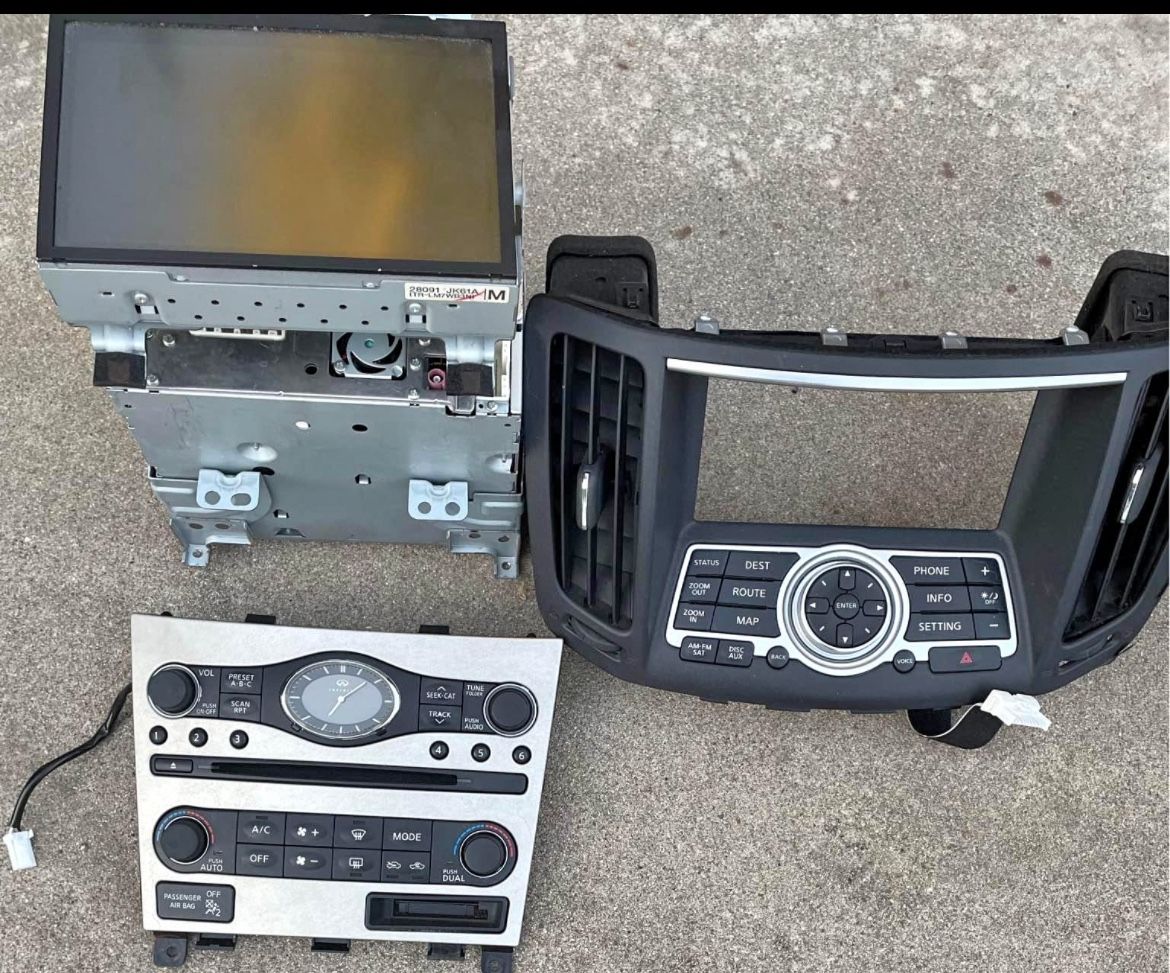 Infiniti G37 Radio 
