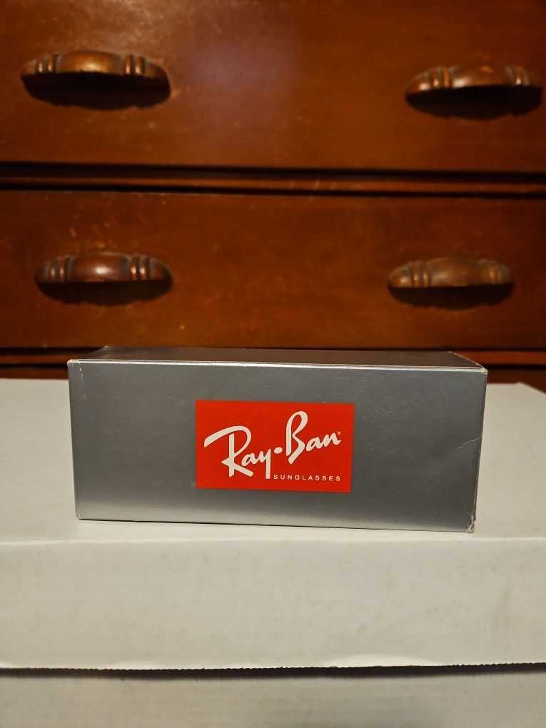 Ray Ban Sunglasses With Case