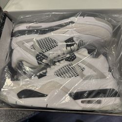 Jordan 4 Retro 