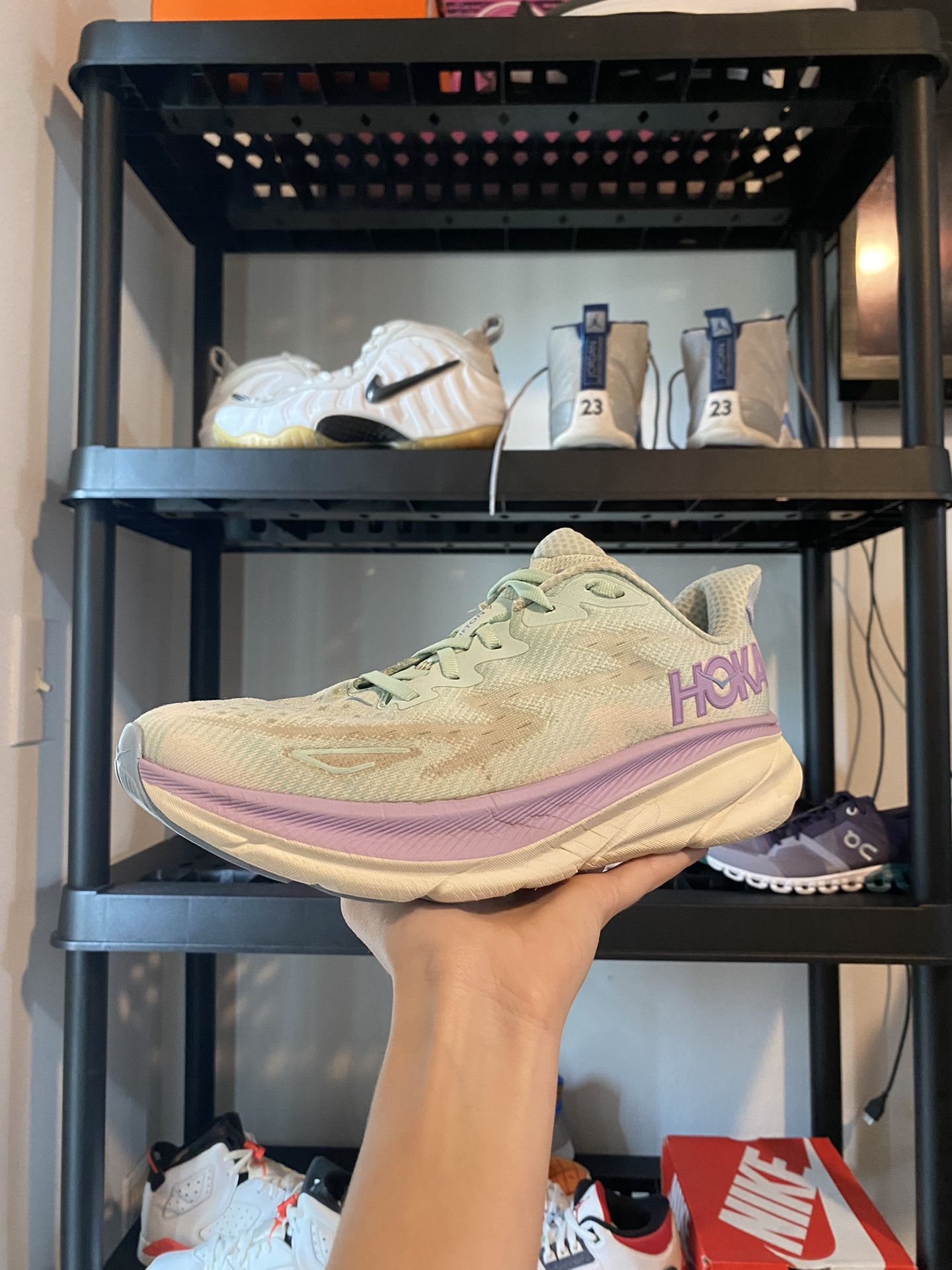 Hoka One One Clifton 9 Womens Sunlit Ocean/ Lilac Mist Size 9 Womens