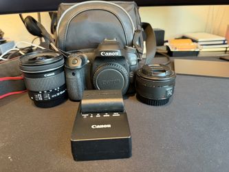 Canon 80D body; x2 Lens + 5 Batteries + charger + microphone
