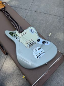Fender AVRI ‘62 Jaguar - rare Inca Silver finish
