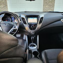 2015 Hyundai Veloster Thumbnail