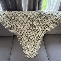 Elegant Delicate Shawl