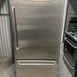 Nevera De 30” Freezer Abajo