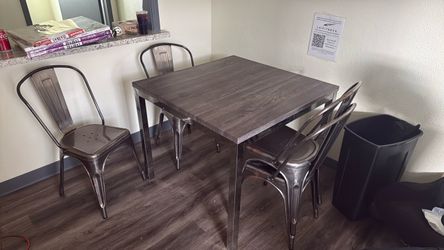 Free table and chairs
