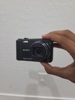 NEW Sony Cyber-Shot digital camera + extras!