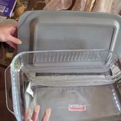 Pyrex Portable Glass Pan With Lid And Bag To Transport