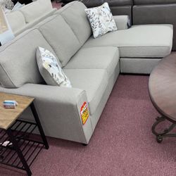 🇺🇸HUGE Ashley Furniture Sale!🇺🇸 Brand New Sectional W/ Designer Accent Pillows Included! $50 Down Takes It Home Today!