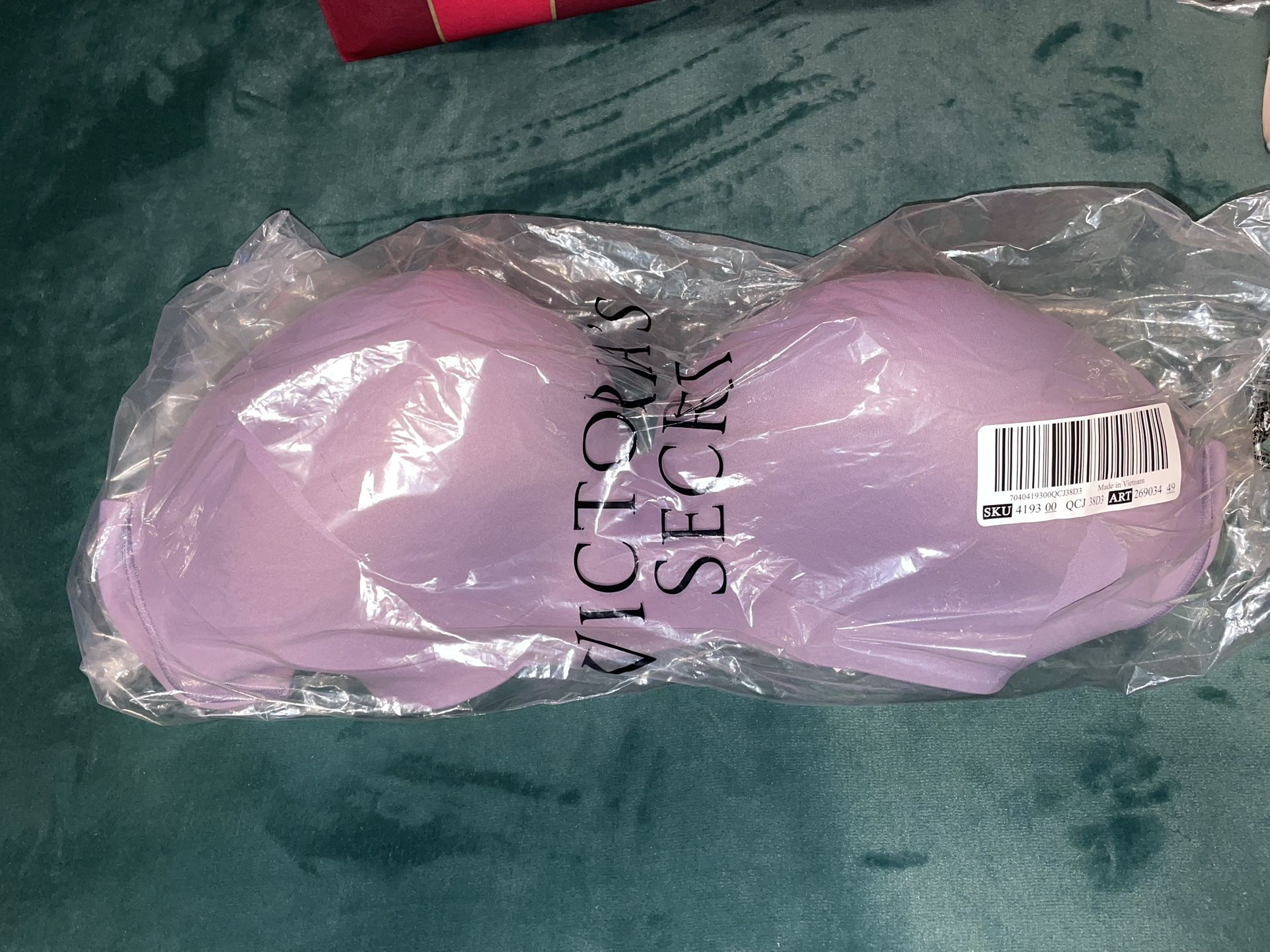 Victoria’s secret Smooth wireless Push Up Plunge bra 