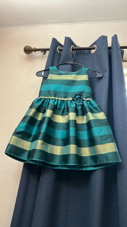 Vestido verde para niña / Green Holiday dress for toddler