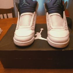 Jordan 5 Grapes Size 4y