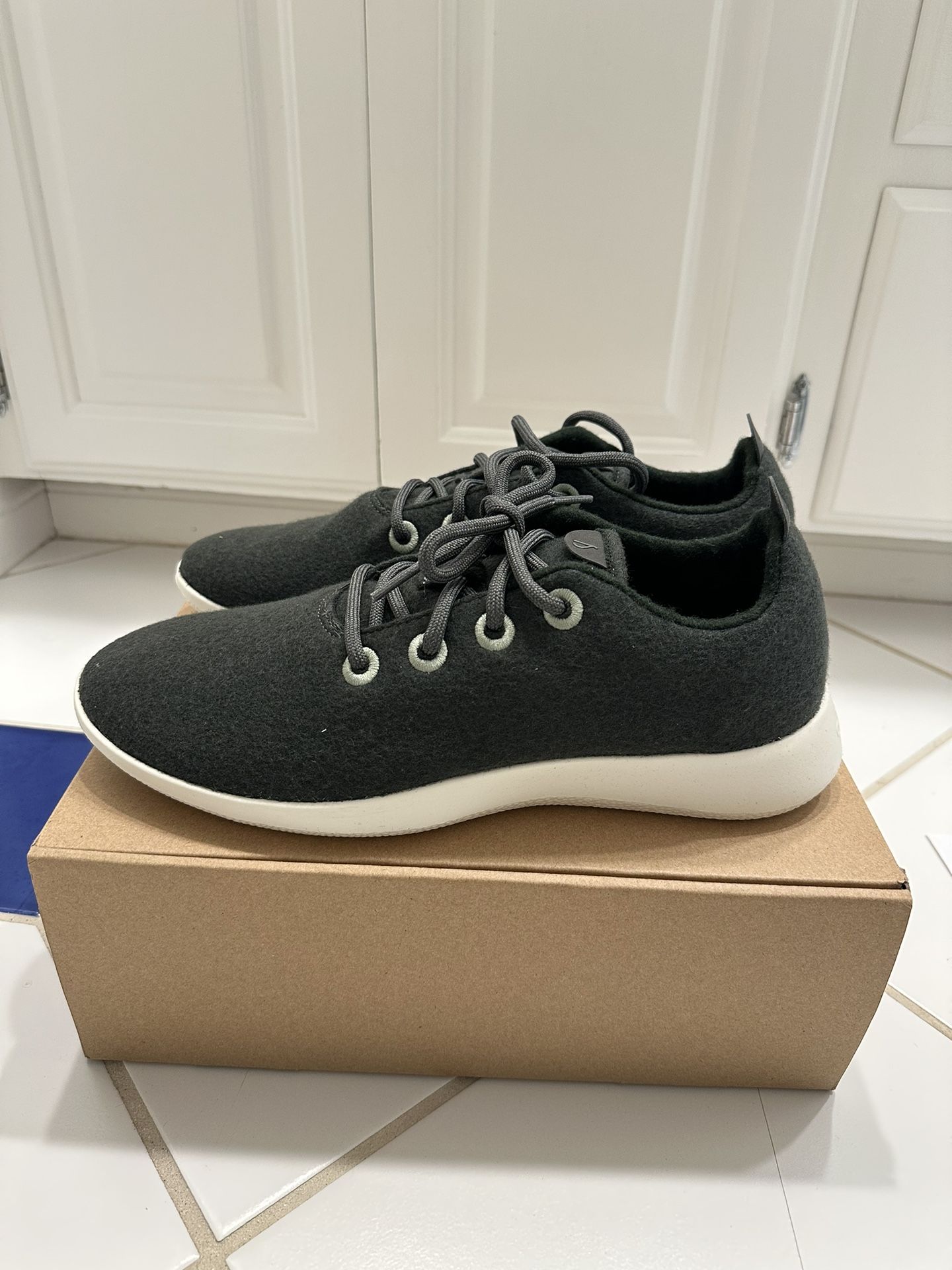 Allbirds Wool Runner- Dark Jungle- Size 11 Men’s