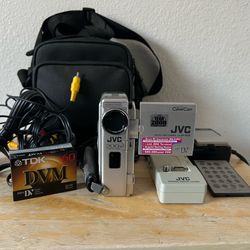 JVC GR-DVM50 Digital Video Camera