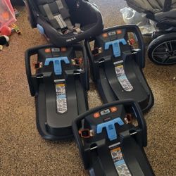 UppaBaby MESA V1 CAR  SEAT AND 3 BASES