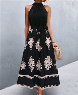 Size M Ladies Printed Color Block Sleeveless Dress

Size M