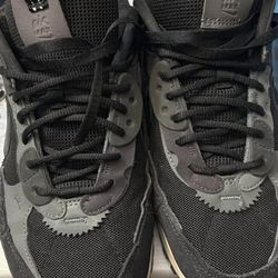 Nike air max Black Women’s Sneakers 8.5 