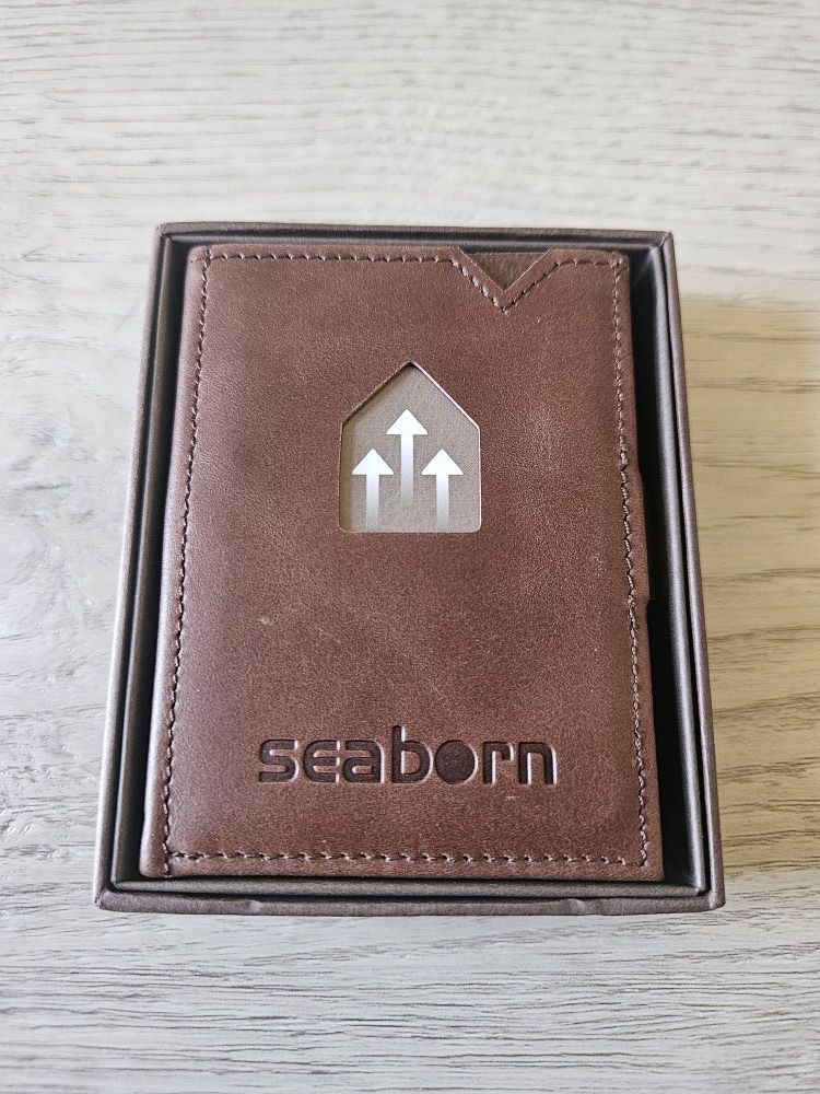 EXENTRI Wallet (Hazelnut)