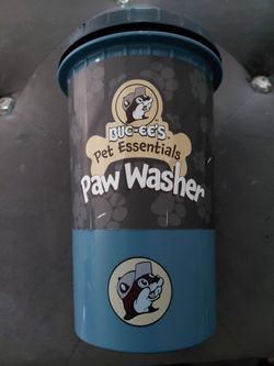 Buc-ees Dog Paw Washer