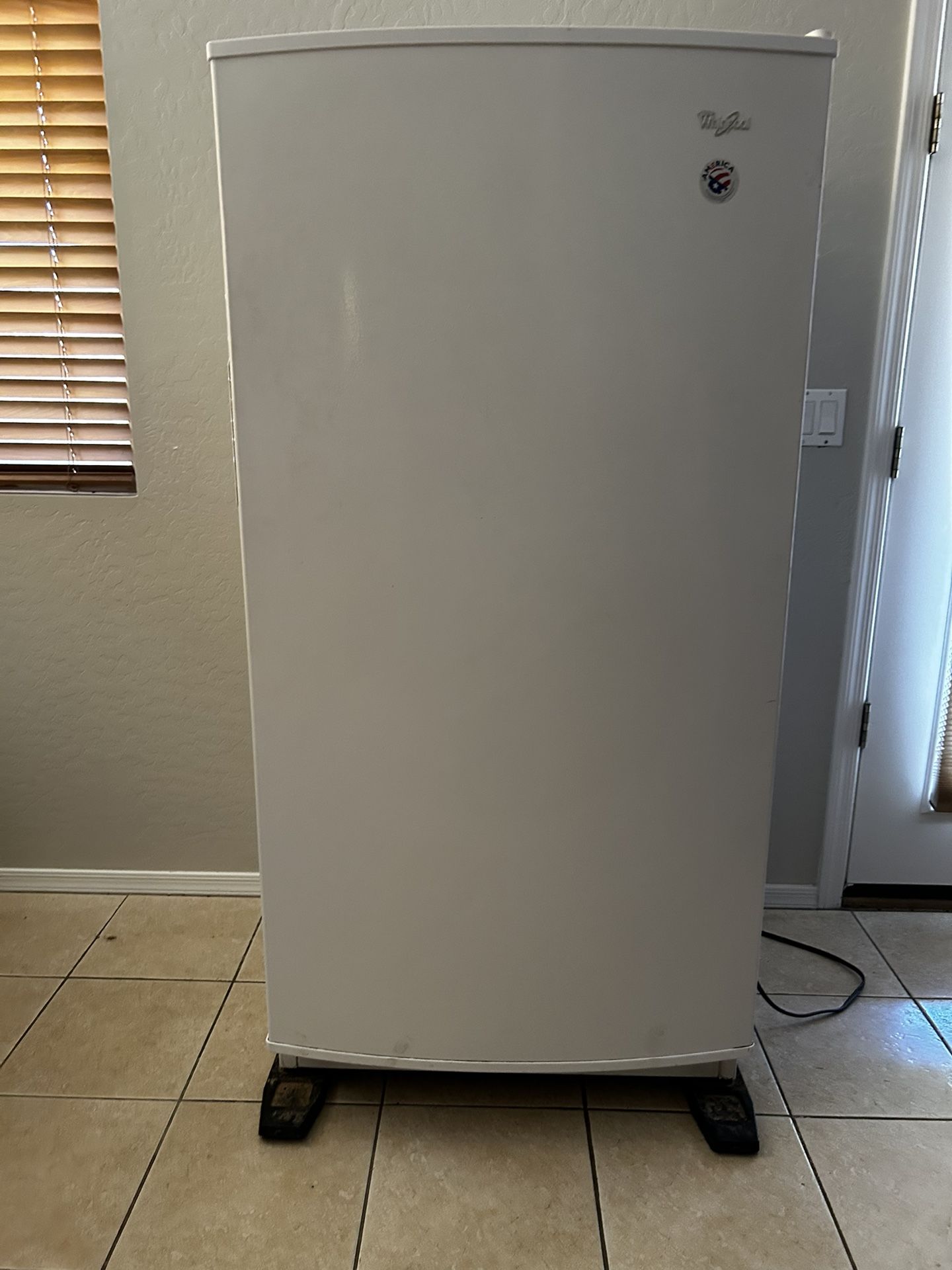 16 ft.³ whirlpool Upright freezer