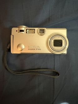 Minolta Dimage F100 Digital Camera 4 Megapixel Silver With Strap Read