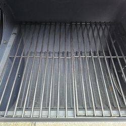 BBQ GRILL  AND SMOKE