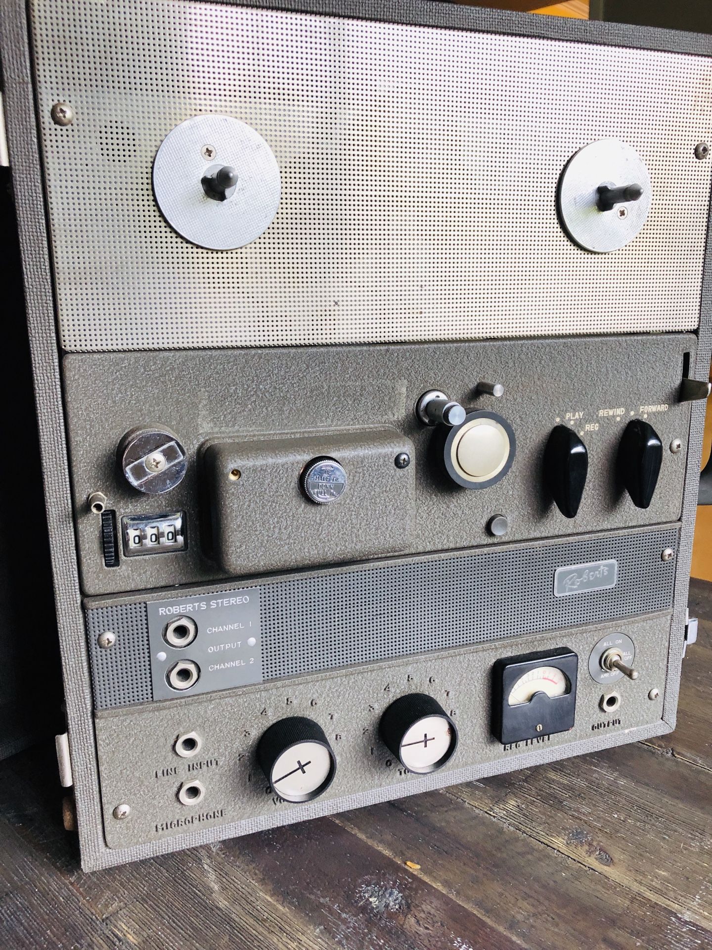 Vintage Roberts Reel to Reel Recorder Model 90-C in Hard Case TESTED & WORKS