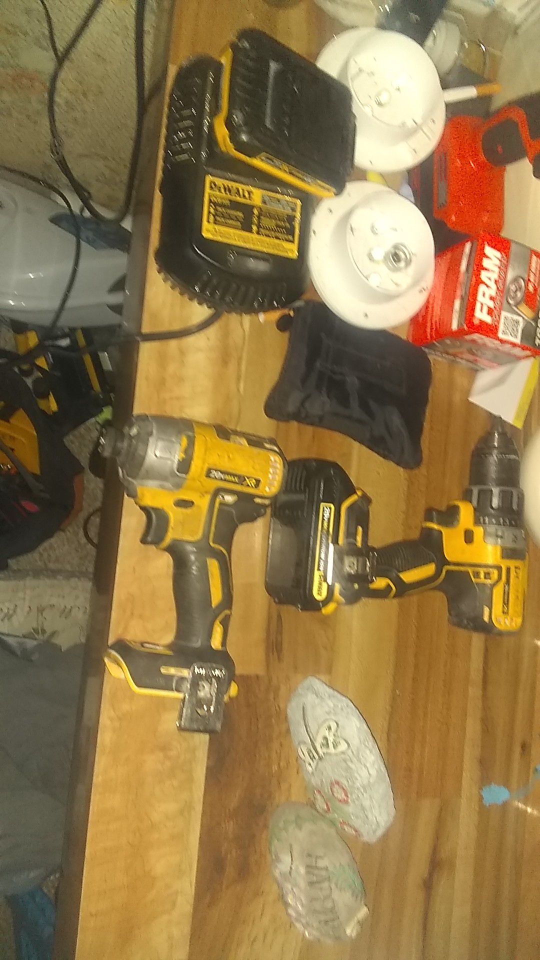 DeWalt 20 v impact and 20v charger with charger works great
