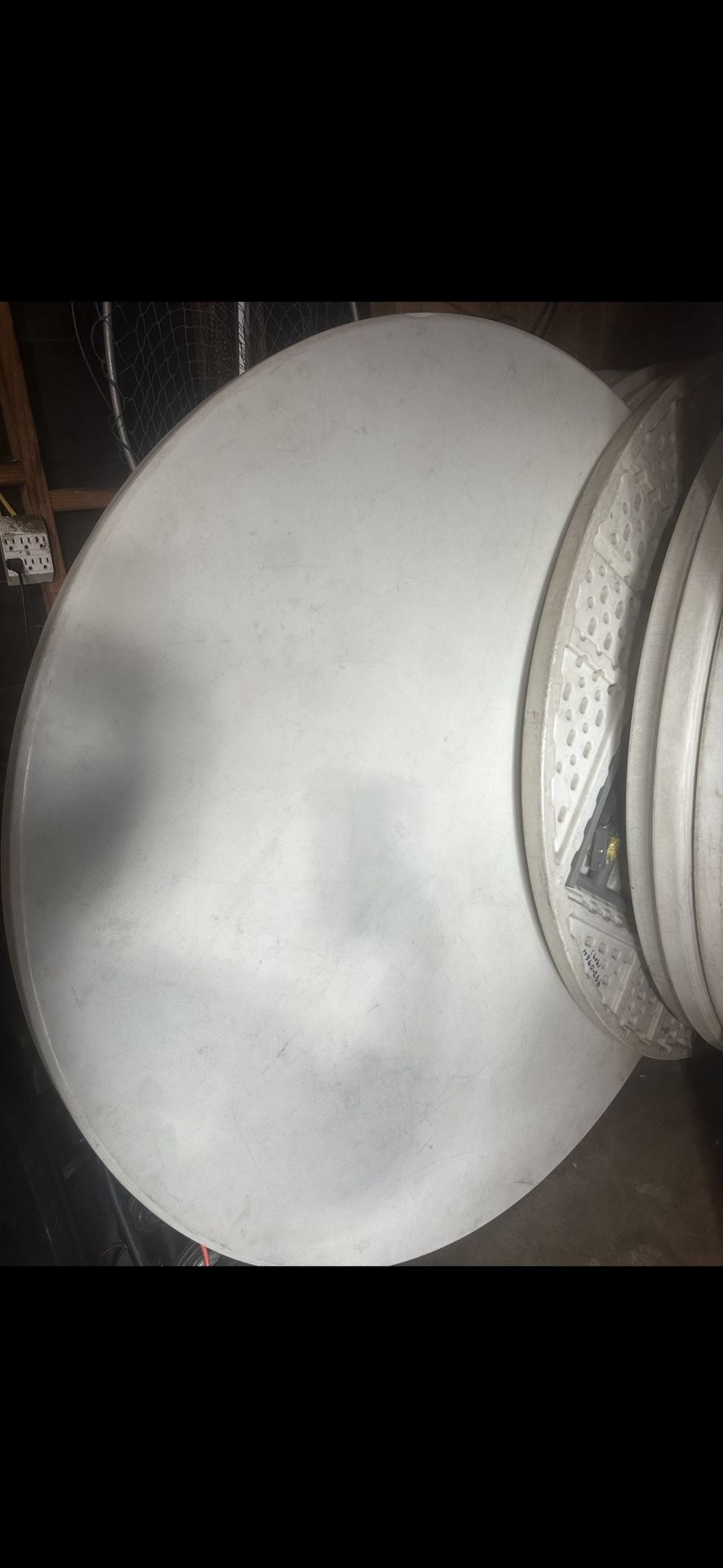 Round Tables 60” Comseat