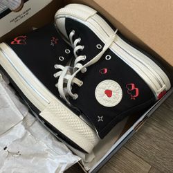 4y heart black chunk converse