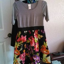 Beautiful Dress For Little Girls It's New 