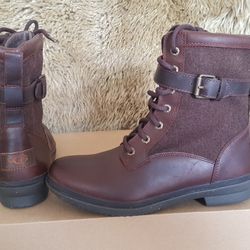 Ugg womens  Boots  Size  7  7.5  .8