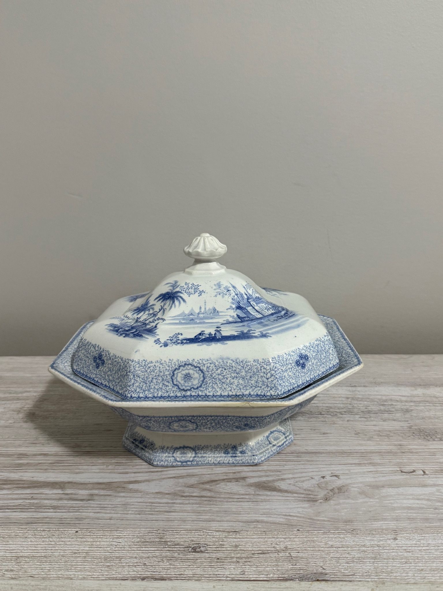 Antique J. Wedgwood Singanese Blue & White Tureen