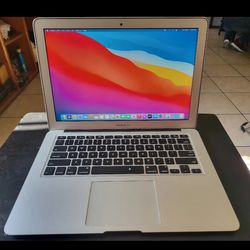 2015 Apple MacBook Air Laptop