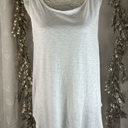 Torrid White Flowy Sleeveless Tank Top - Size 0  Large Basic Casual Layering Top