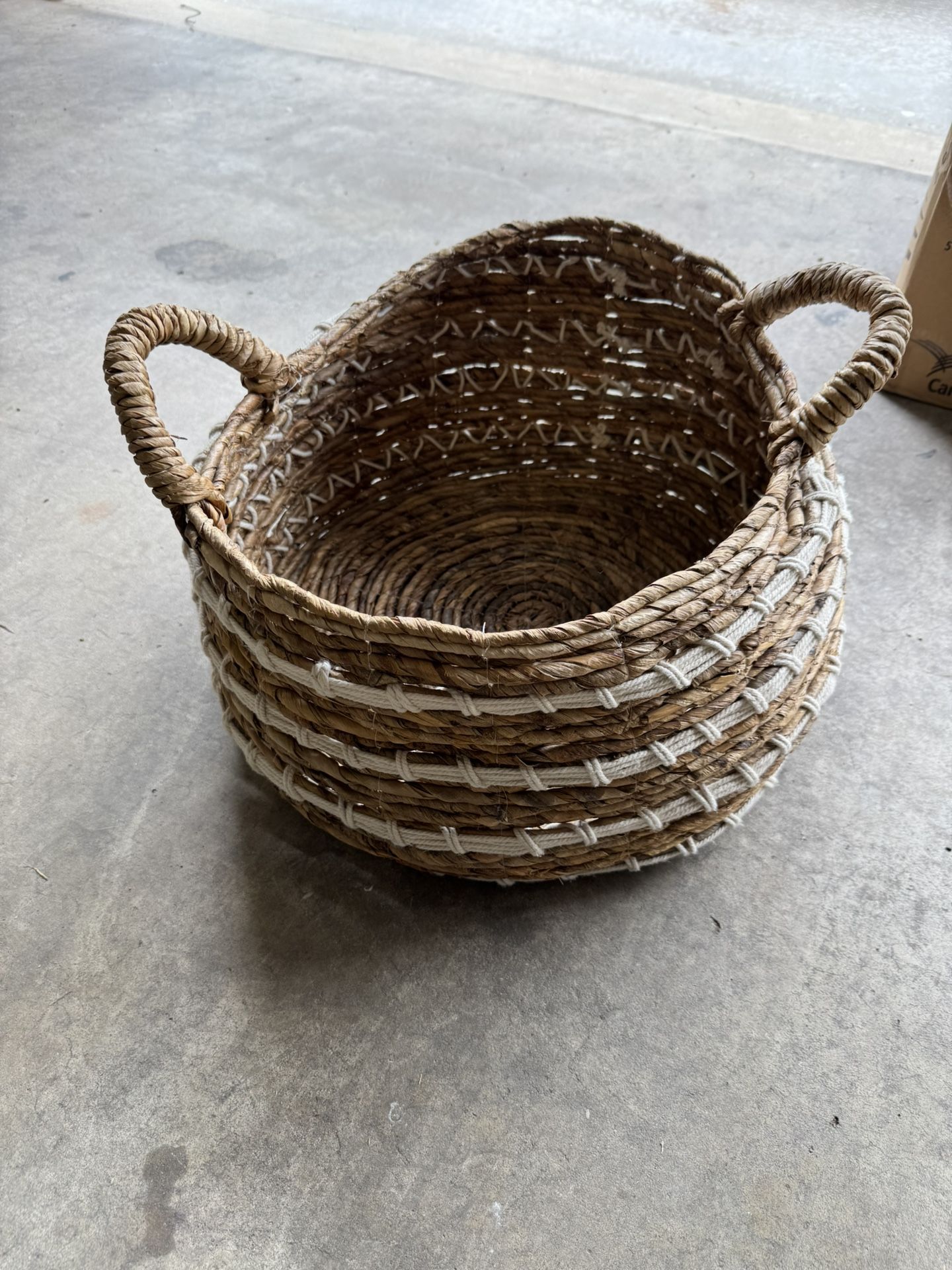 Free Medium Basket
