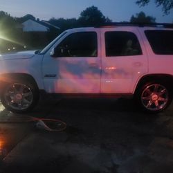 2002 CHEVY TAHOE Z71 (READ DESCRIPTION)