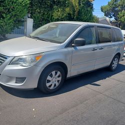 2012 Volkswagen Routan