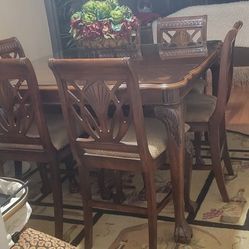 Comedor De 6 Sillas Con Su Bidrio En Buen Estado