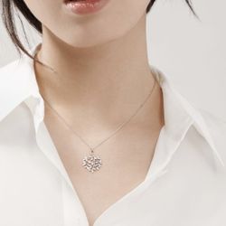 18” Tiffany & Co Paloma Picasso Sterling Silver Olive Leaf Vine Pendant necklace