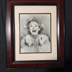 Phyllis Diller Autographed Photo 8”x10 W/COA