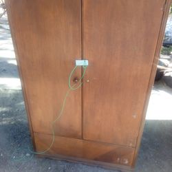 Antique/vintage cedar cabinet, Closet great condition