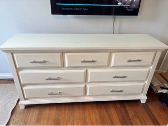 Off-white wood dresser