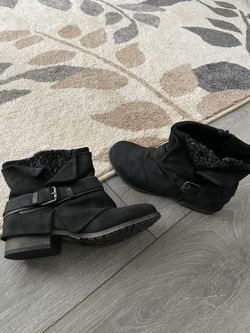 8.5 NEW boots