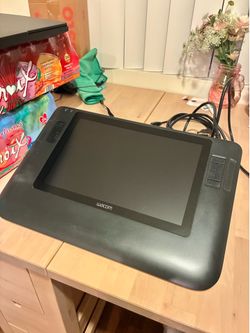 Wacom Cintiq 12WX Tablet