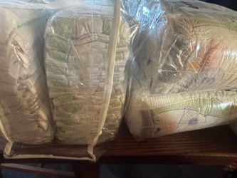 100 size 3 diapers