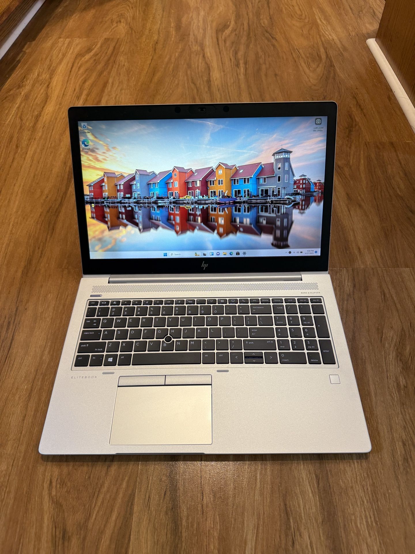 HP EliteBook 755 G5 Ryzen 7 Pro 16GB Ram 256GB SSD Windows 11 Pro 15.6” Radeon Vega 10 Screen Laptop with charger in Excellent Working condition!!!!
